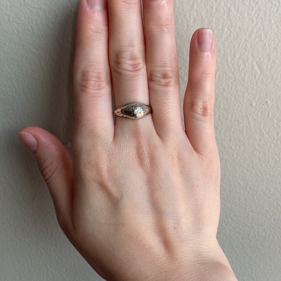 Vintage Silver Handmade Ring - Picture 3 of 8